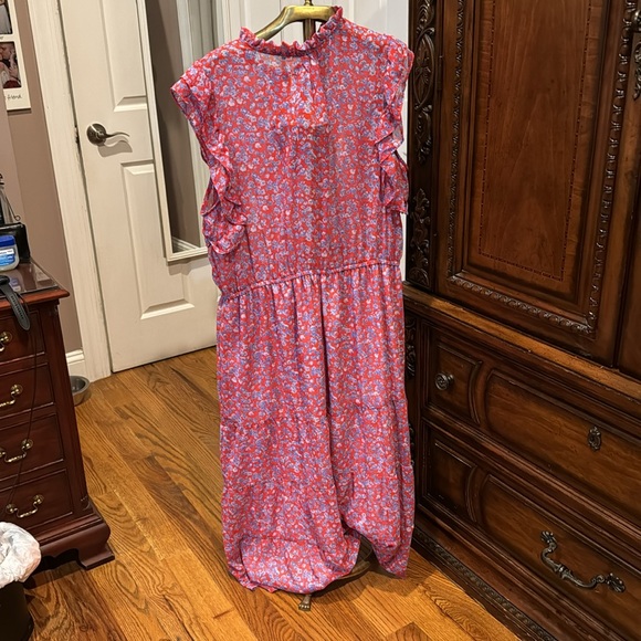 Black Tape  Pink Dress with Blue and Periwinkle Flowers, Flutter Sleeves - Picture 4 of 4